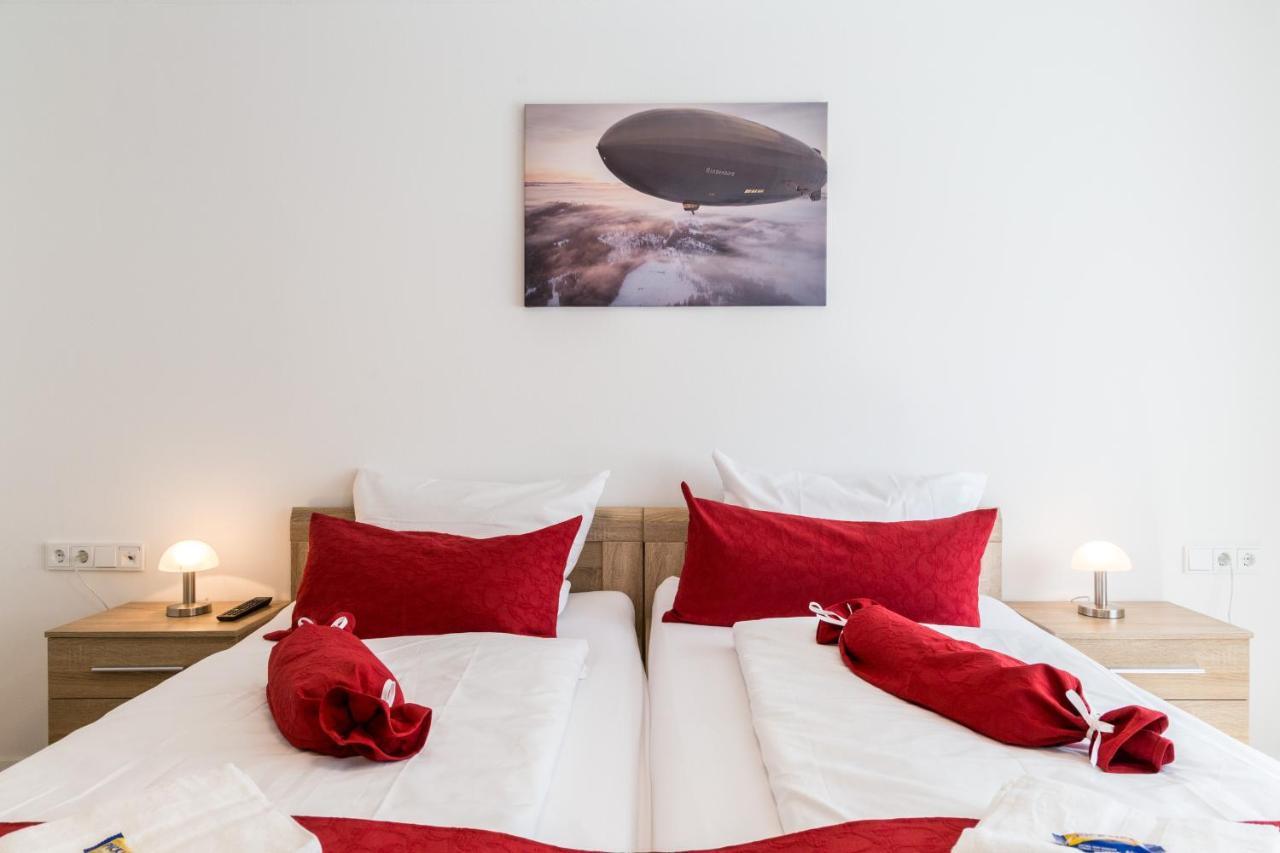 Apartment Eastside Mit 3 Zimmern Fur Bis Zu 5 Personen Mit Balkon Friedrichshafen Kültér fotó