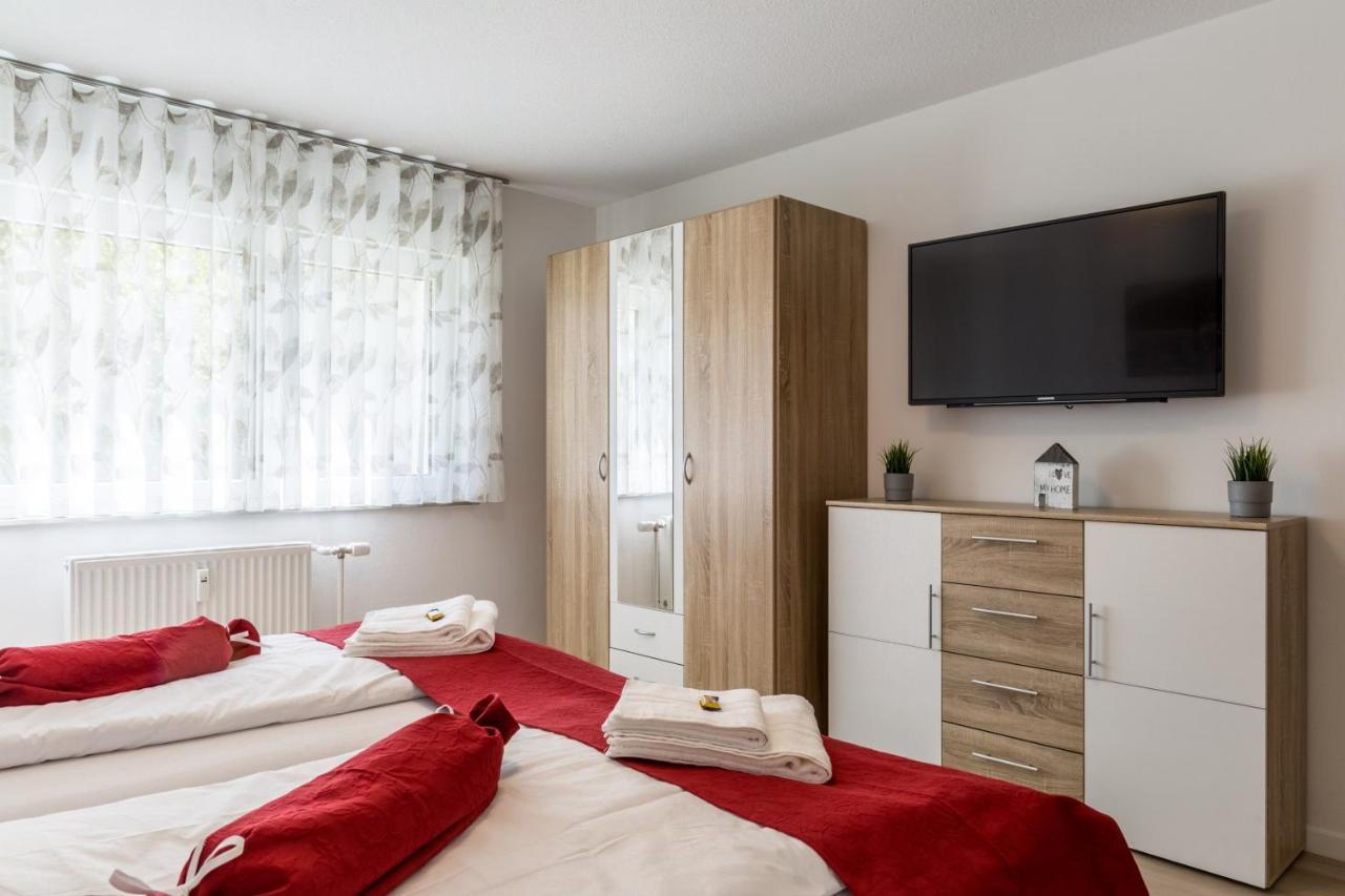 Apartment Eastside Mit 3 Zimmern Fur Bis Zu 5 Personen Mit Balkon Friedrichshafen Kültér fotó