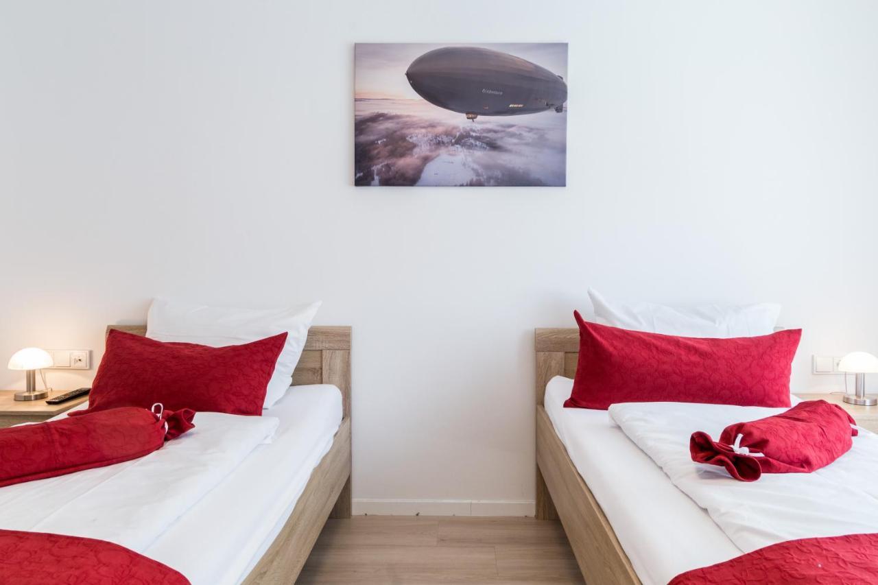 Apartment Eastside Mit 3 Zimmern Fur Bis Zu 5 Personen Mit Balkon Friedrichshafen Kültér fotó